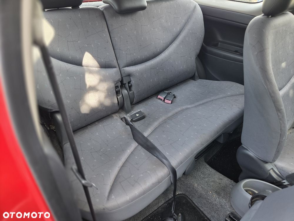 Toyota Yaris - 8