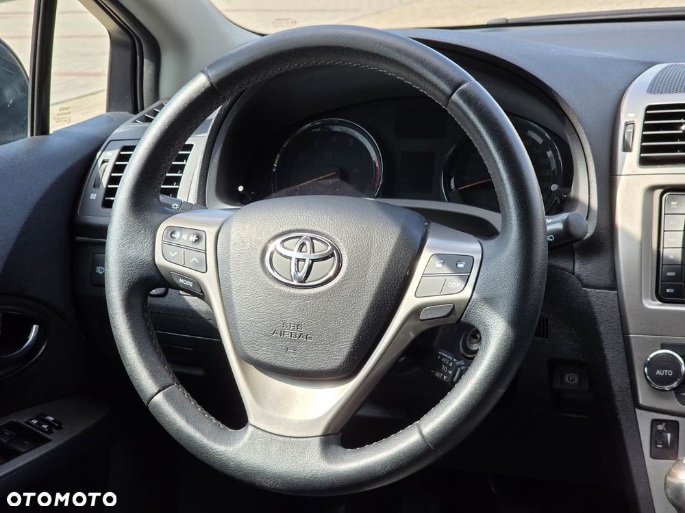 Toyota Avensis - 22