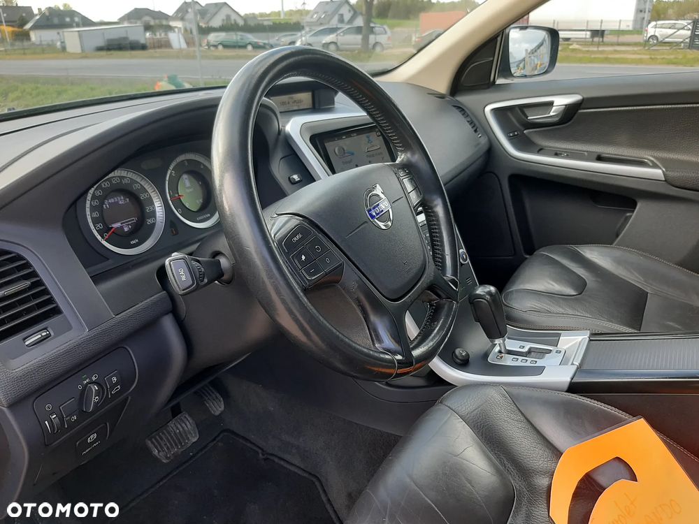 Volvo XC 60 D5 AWD Momentum - 12