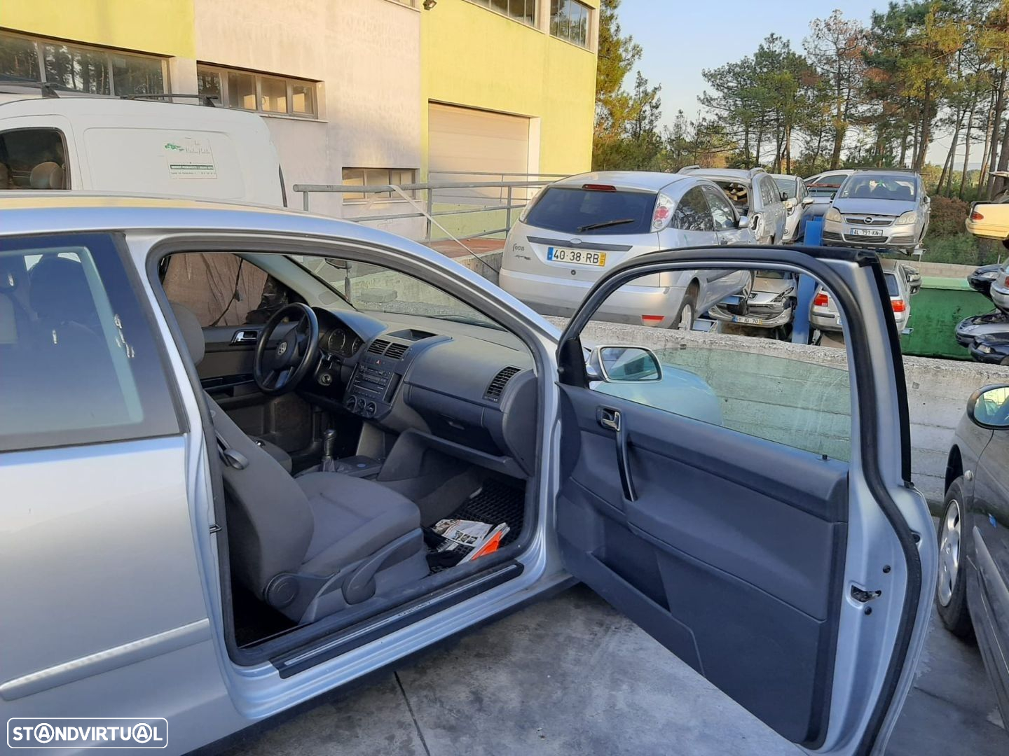 Vw Polo 1.2i de 2004 disponível para peças FRENTE VENDIDA - 6