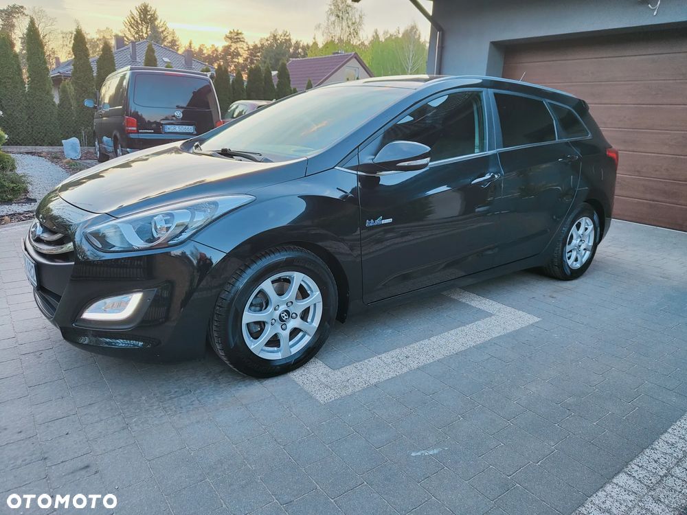 Hyundai i30 blue Kombi 1.6 GDi Style - 31