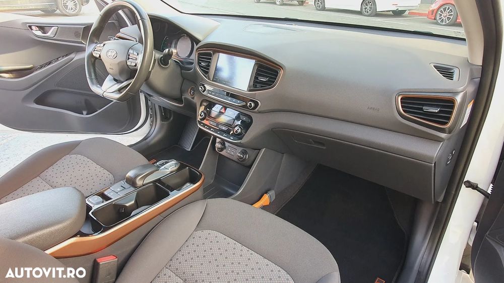 Hyundai IONIQ 120CP Exclusive - 29