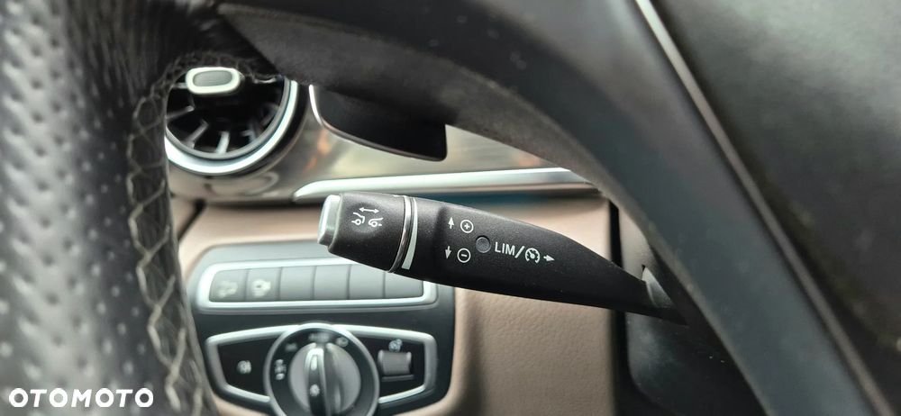 Mercedes-Benz Klasa V 300 d 4-Matic Exclusive 9G-Tronic (d³ugi) - 33