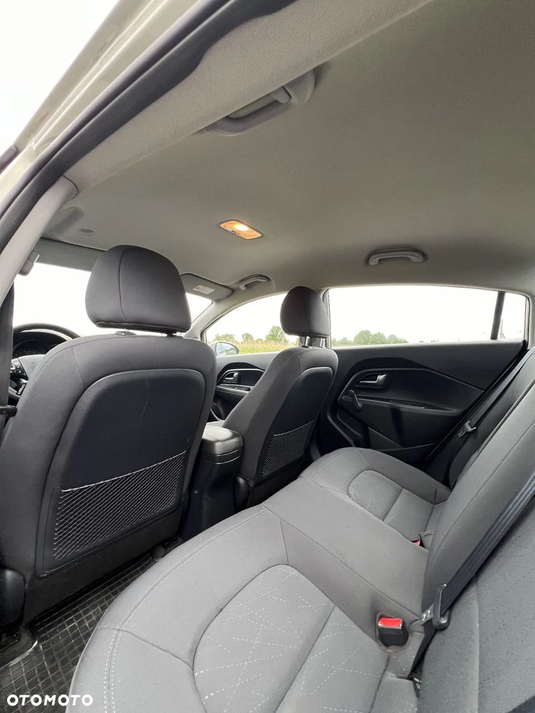 Kia Rio - 27