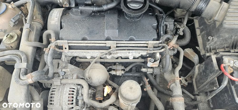 VW Golf 4 IV 1,9 TDI 74kW 101KM kombi silnik AXR skrzynia EUH lakier LB5N - 6