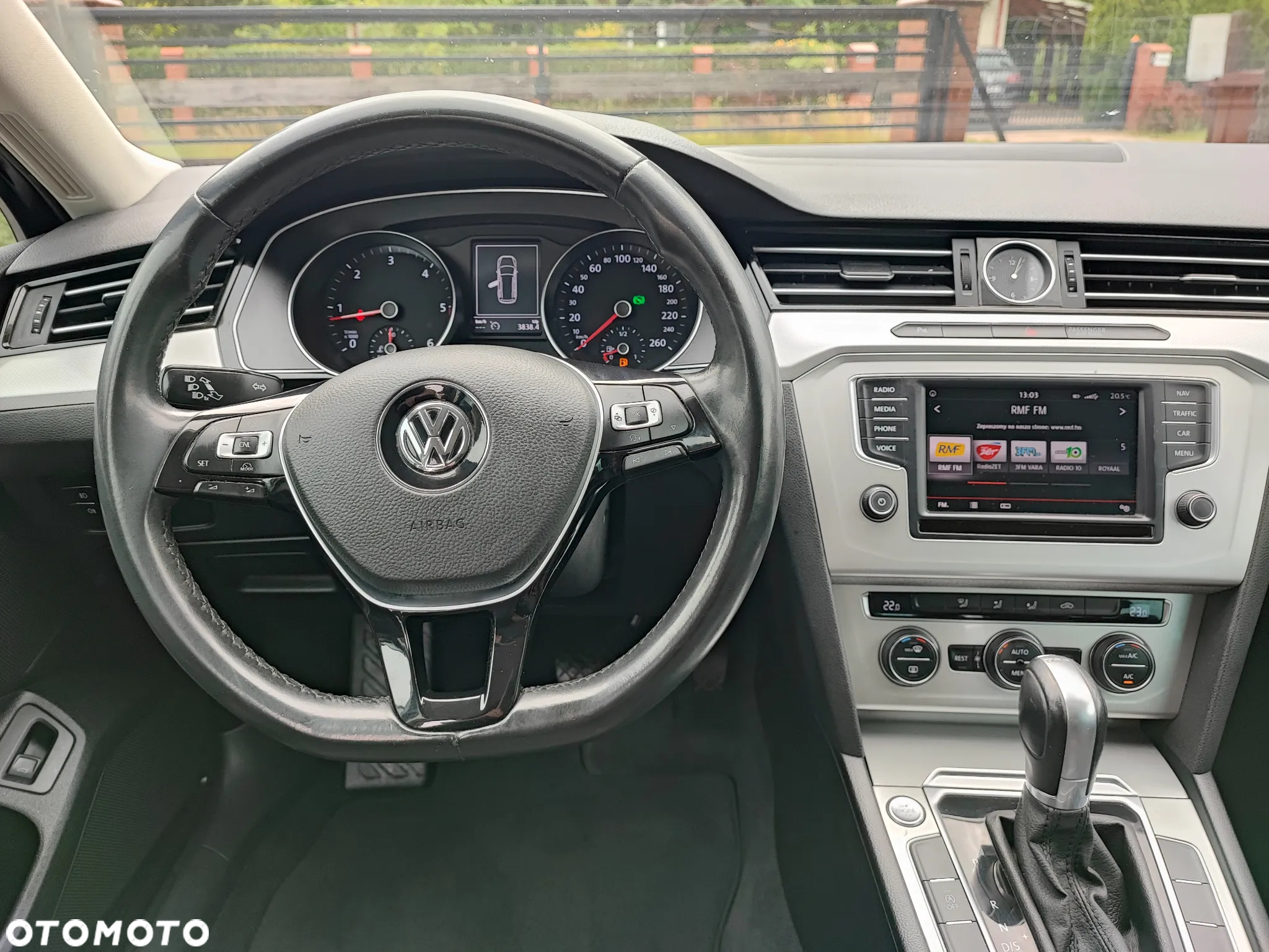 Volkswagen Passat Variant 1.6 TDI (BlueMotion Technology) DSG Comfortline - 12