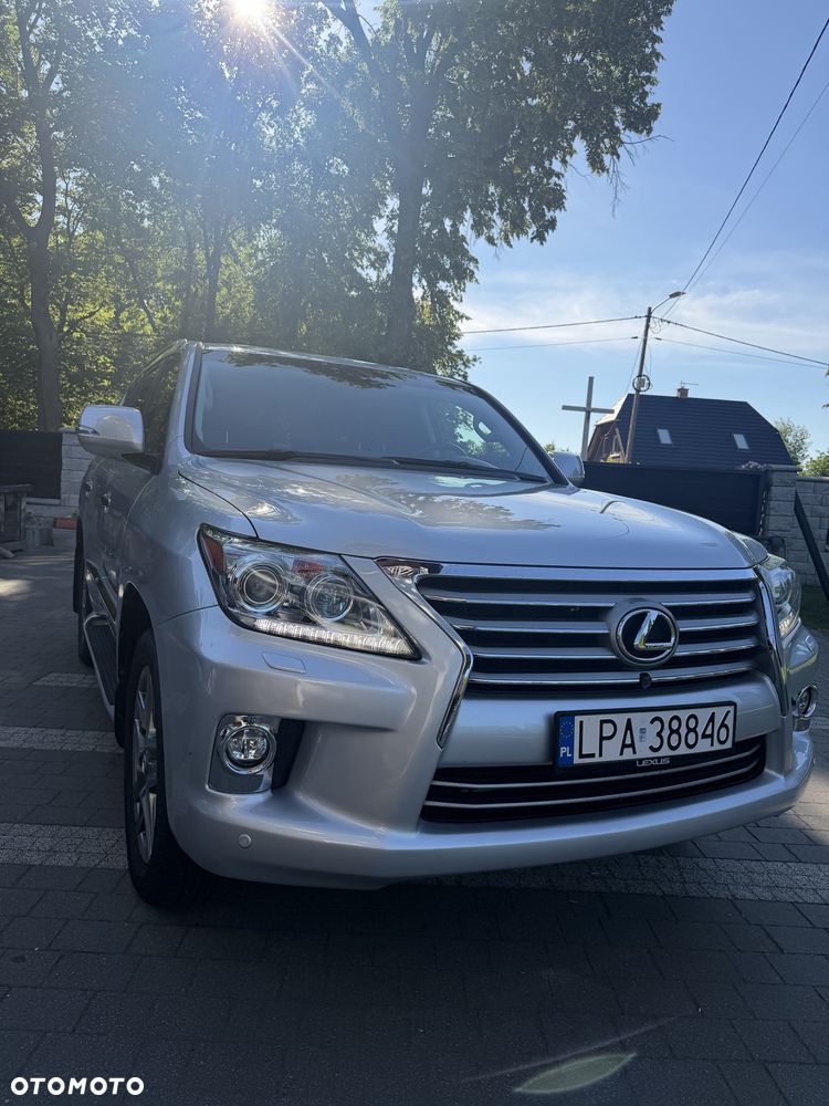 Lexus LX - 1