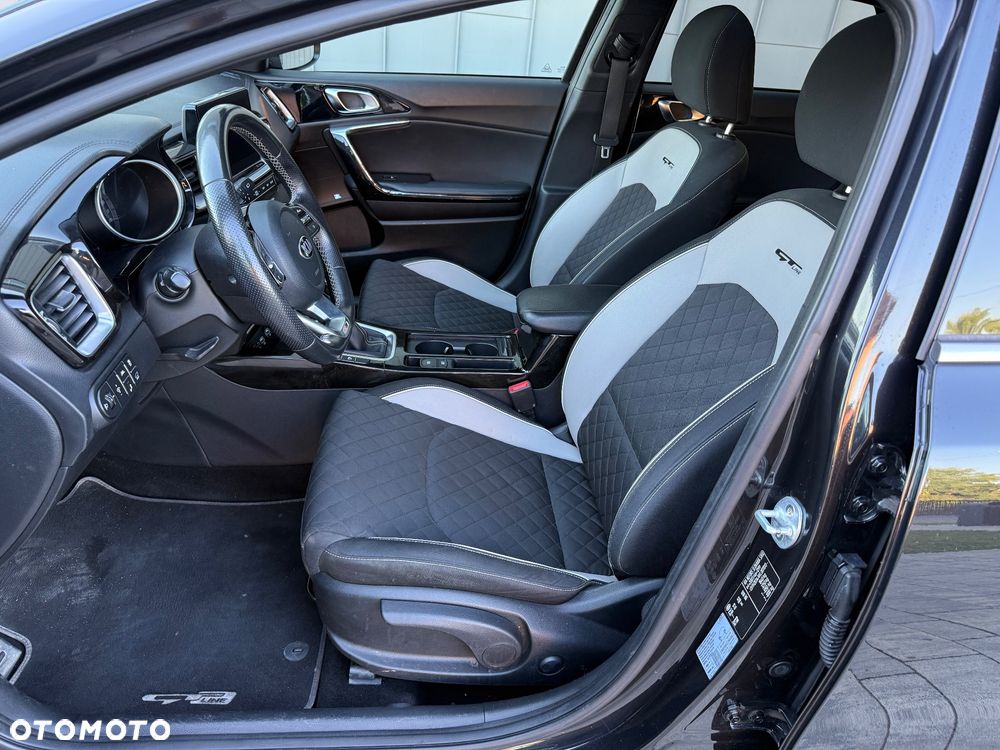 Kia ProCeed 1.4 T-GDI GT Line - 16