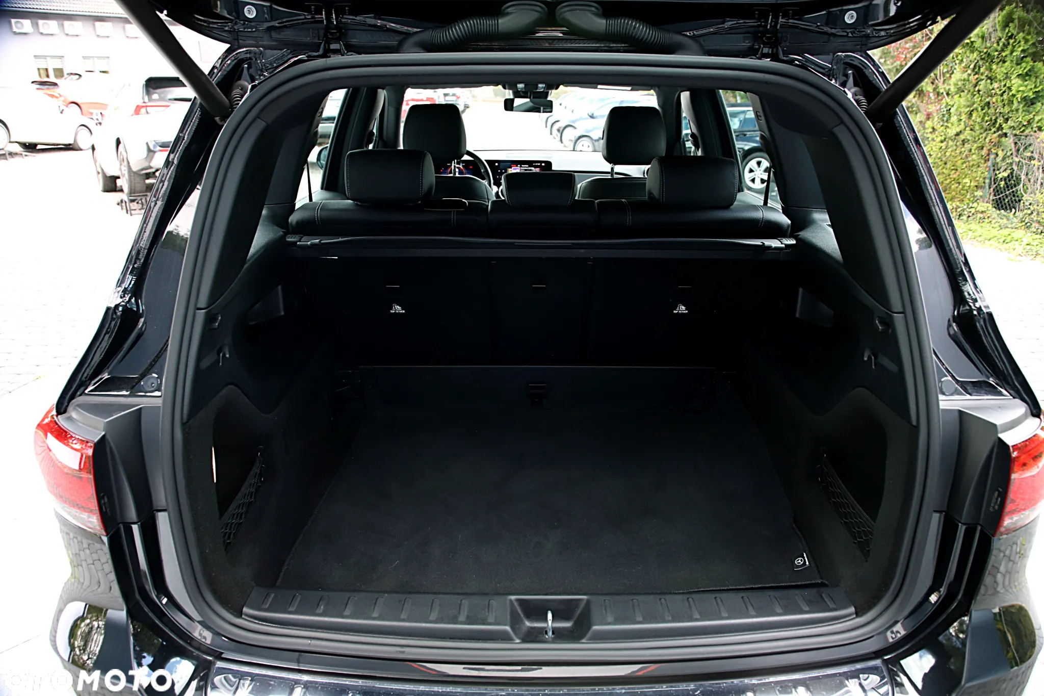 Mercedes-Benz GLB 200 7G-DCT - 17