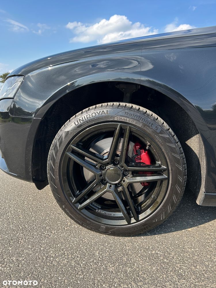 Audi A4 ver-avant-1-8-tfsi-s-line-sportpaket-plus- - 27