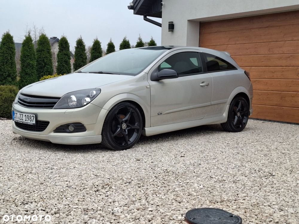 Opel Astra GTC 1.6 Sport - 3