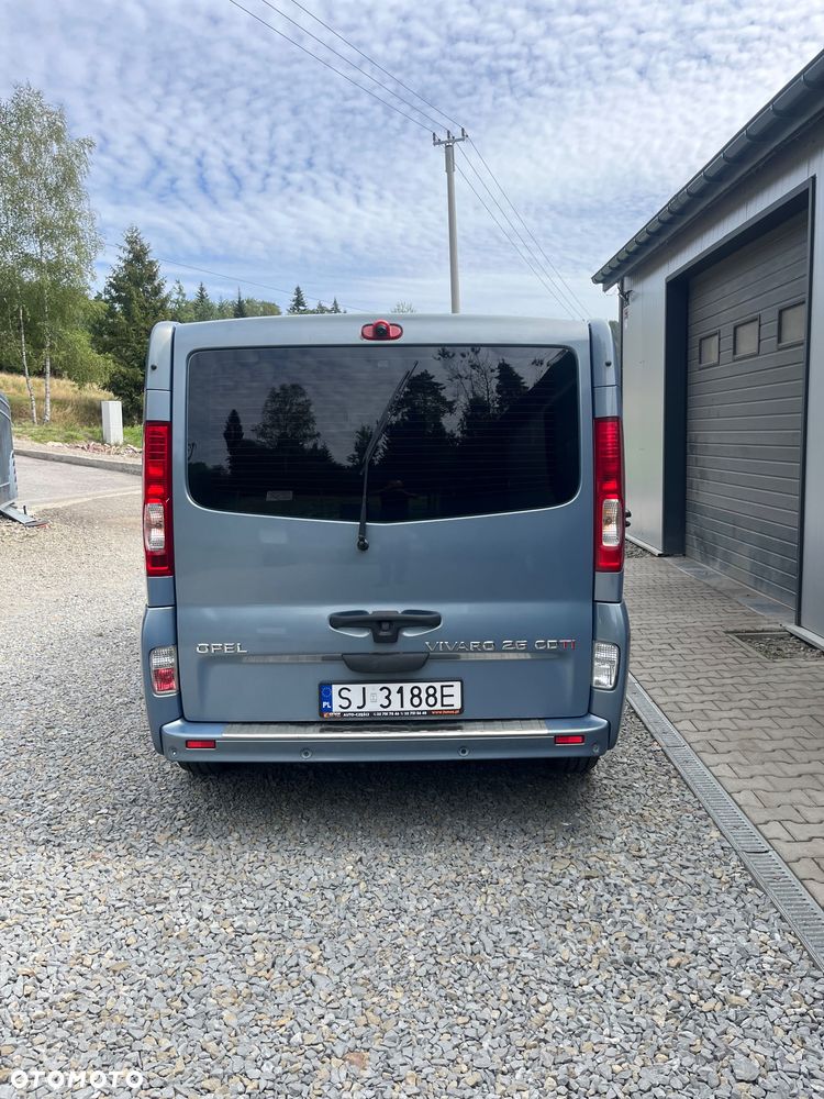 Opel Vivaro 2010 photo 2
