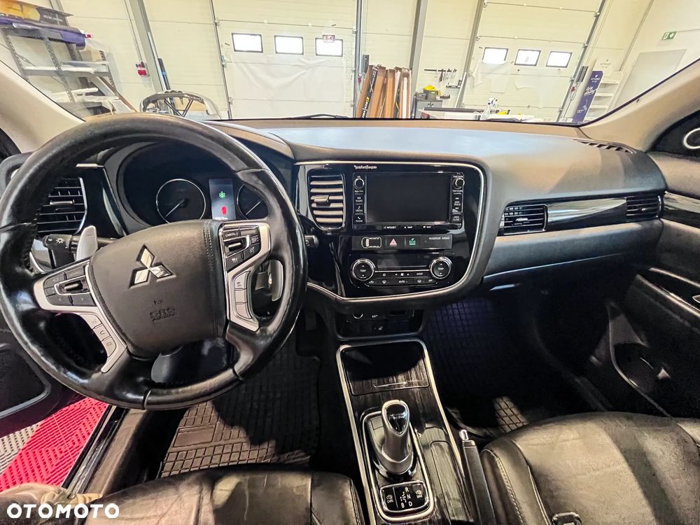 Mitsubishi Outlander 2.0 4WD Plus - 6