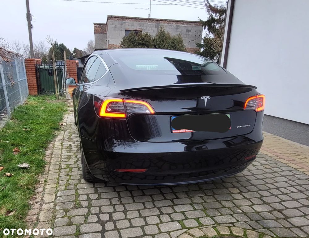 Tesla Model 3 - 12