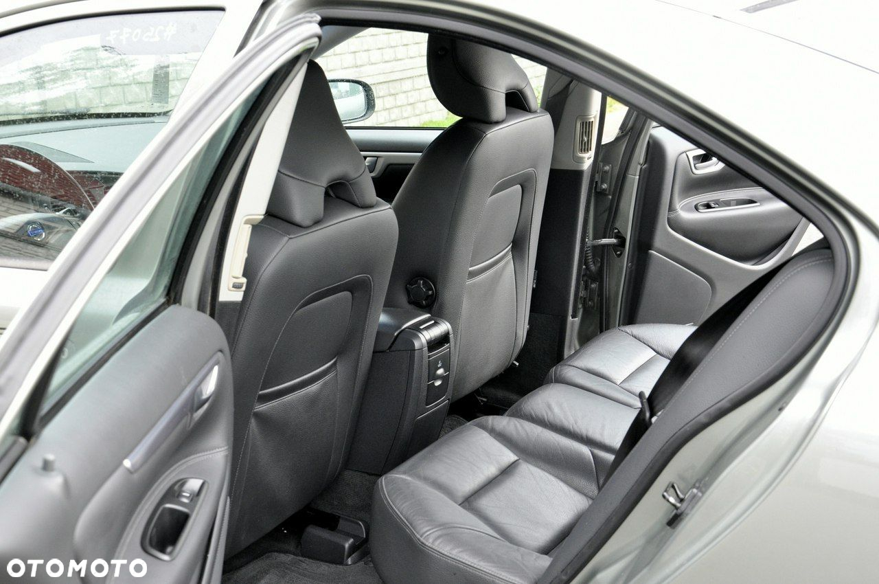 Volvo S60 2.4 Momentum - 12