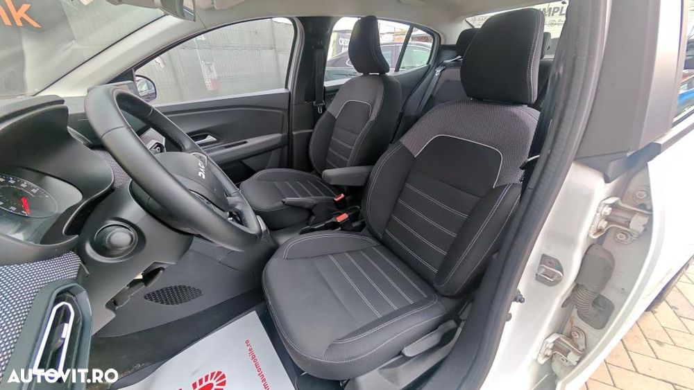 Dacia Logan TCe 90 MT6 Journey - 9