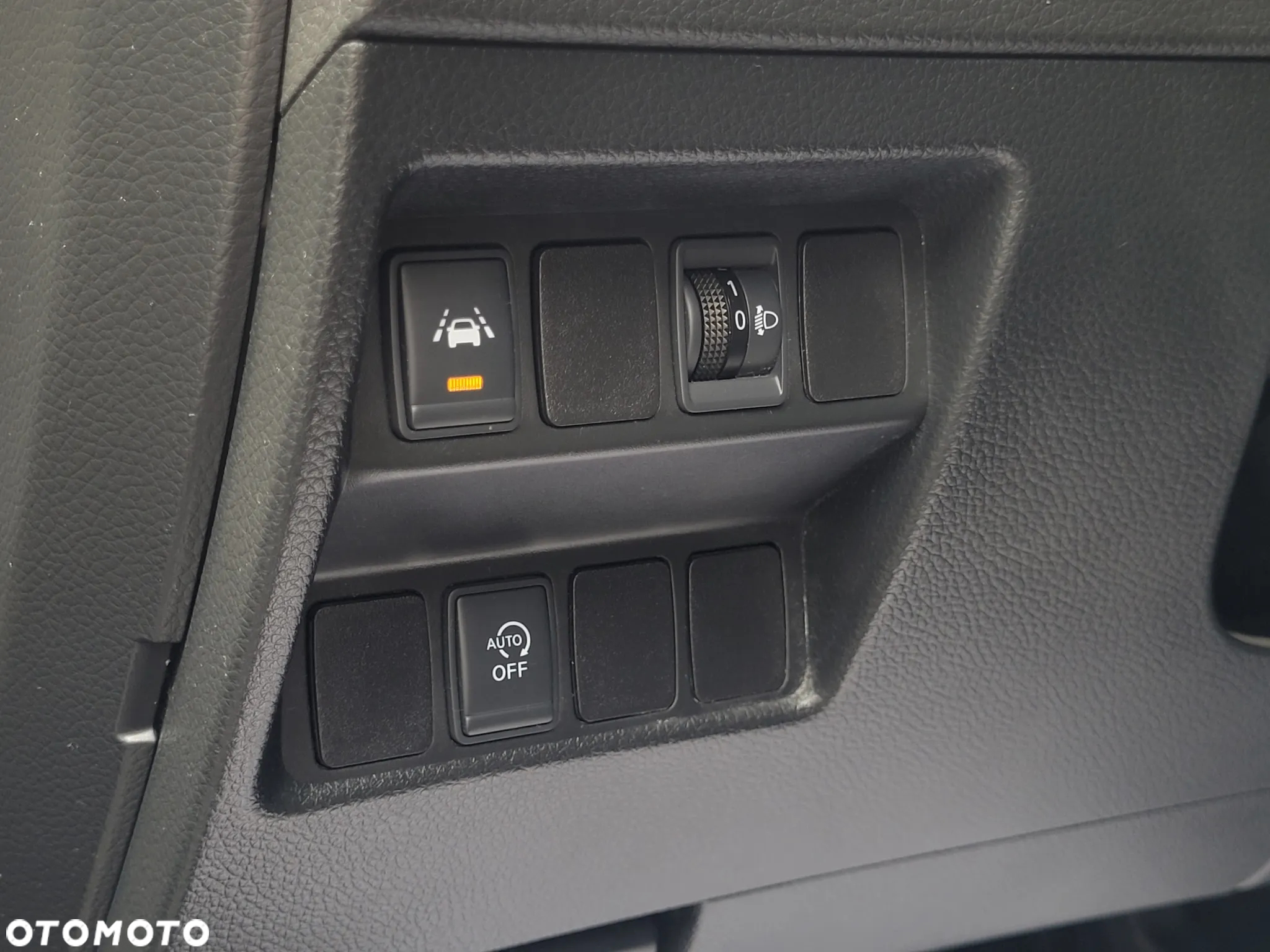 Nissan Qashqai 1.2 DIG-T N-Connecta - 24