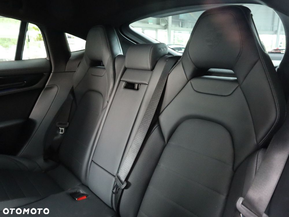 Porsche Panamera - 16