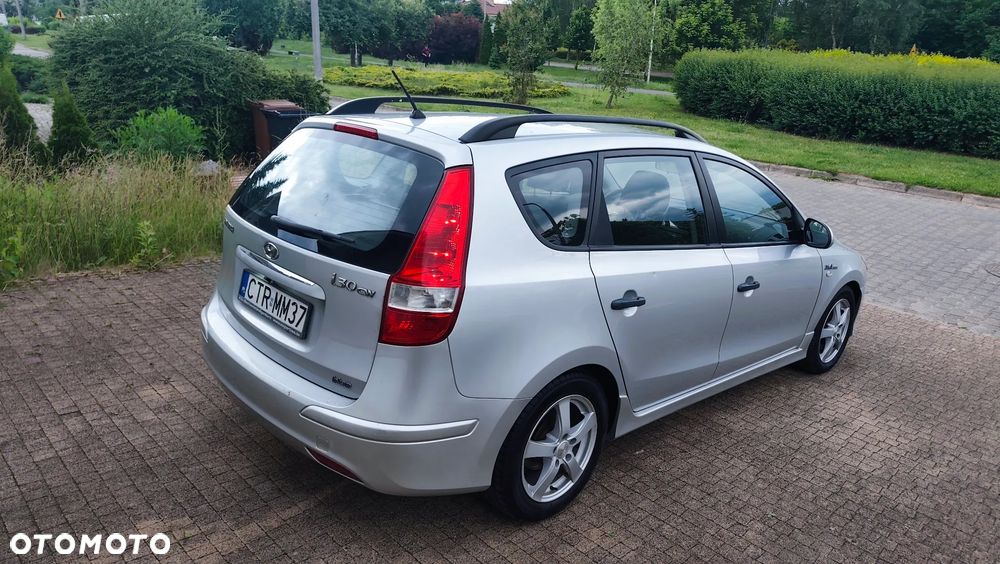 Hyundai i30 blue 1.6 CRDi Premium - 20