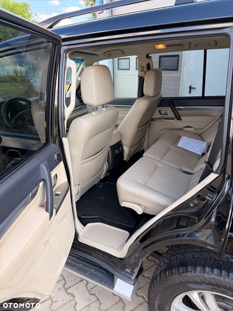 Mitsubishi Pajero 3.2 DID Instyle EU6 - 12
