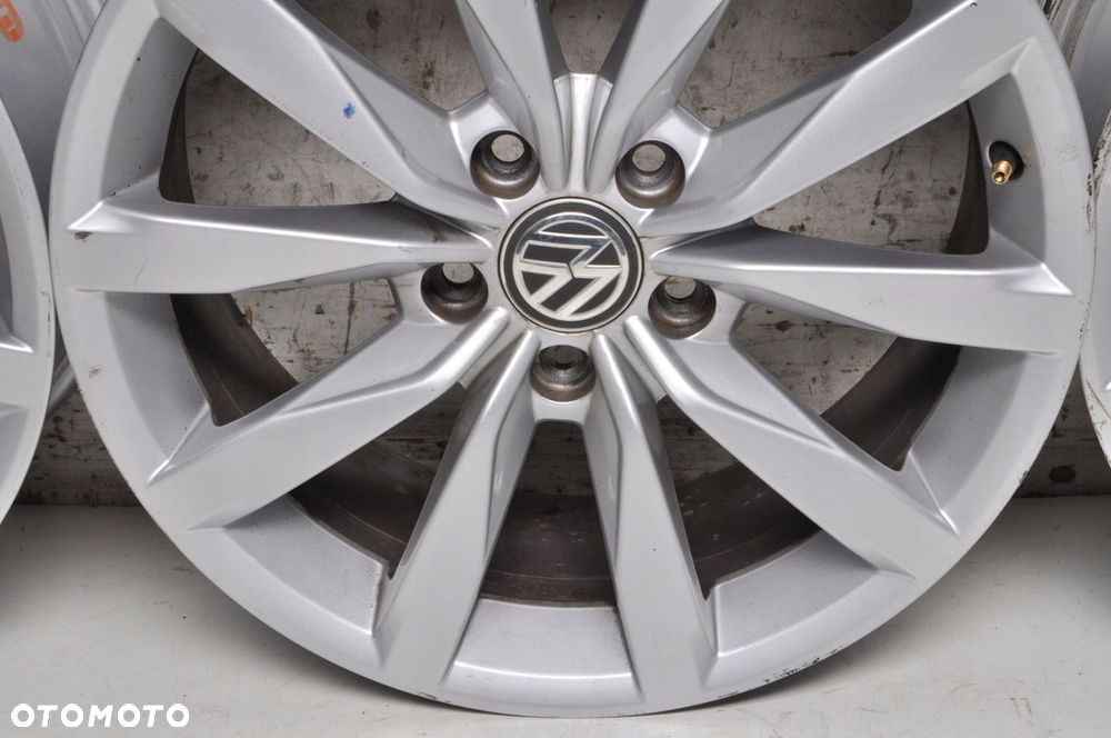 VOLKSWAGEN GOLF VII FELGI ALUMINIOWE R17" 7J 5X112 ET49 5G0601025BF - 7