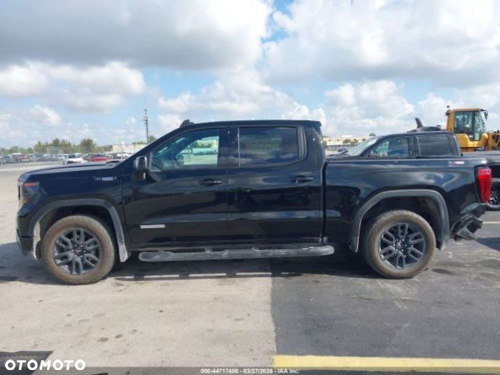 GMC Sierra - 2