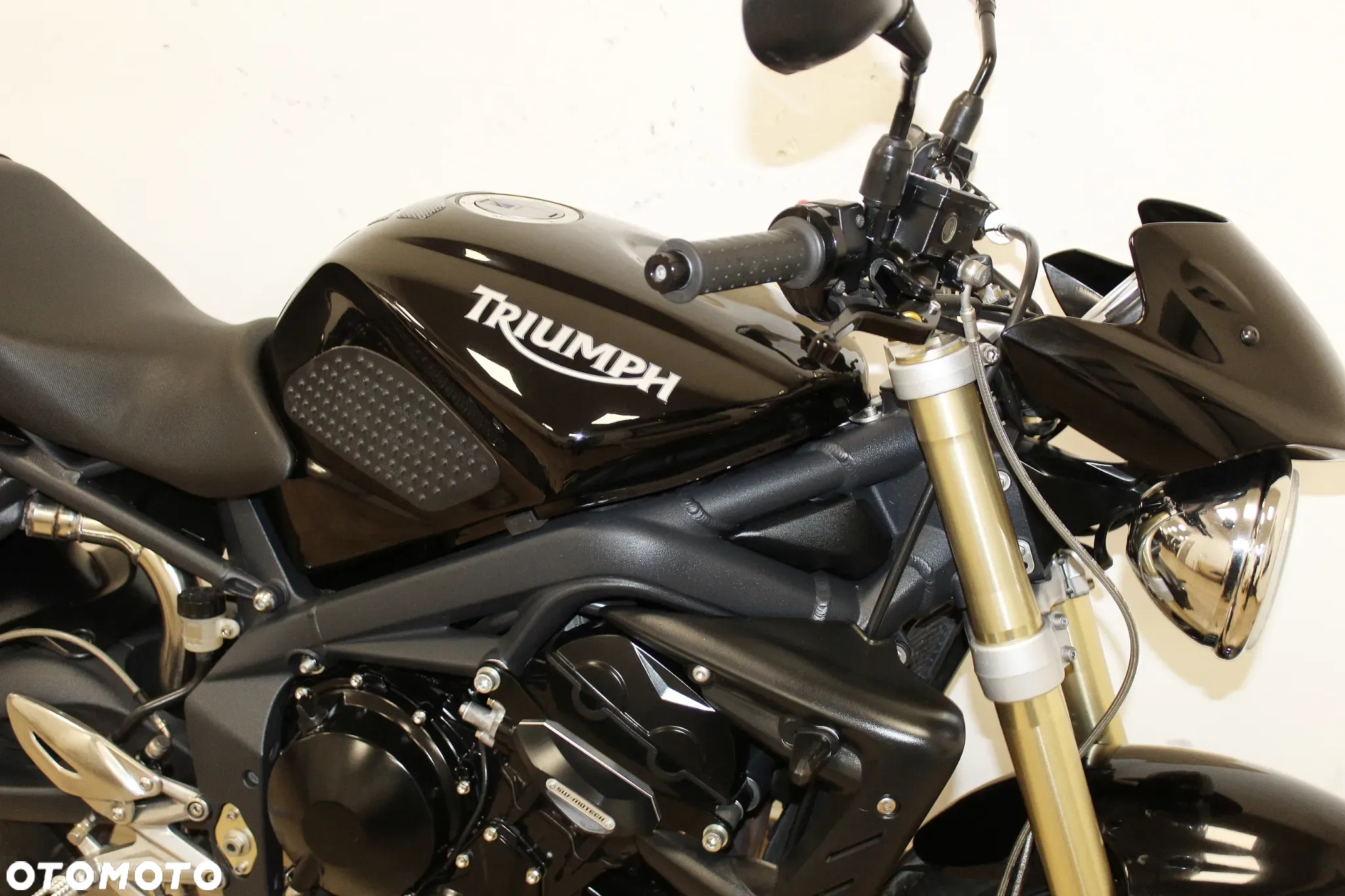 Triumph Street Triple - 9