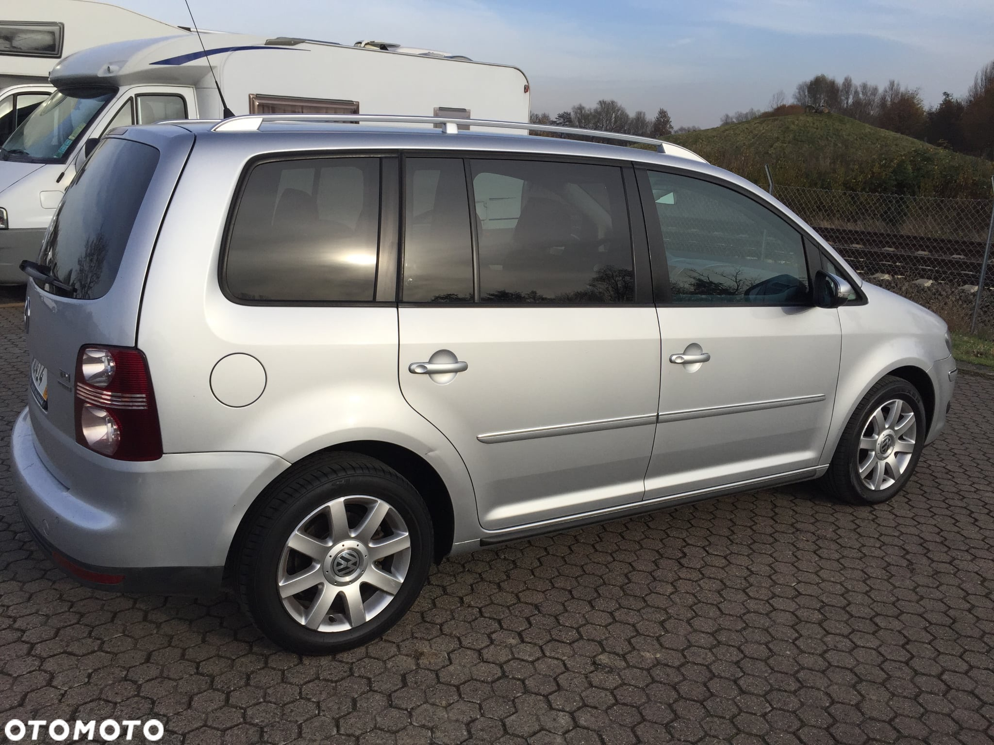Volkswagen Touran - 2