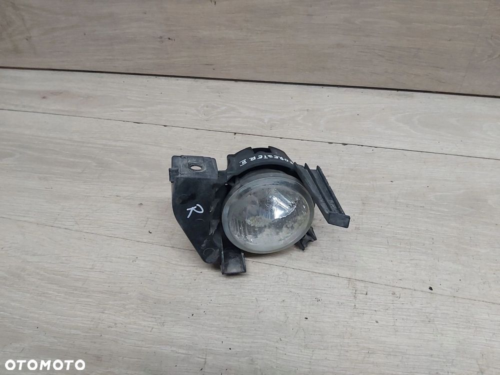 Subaru Forester II SG 2,0 LIFT halogen prawy przód - 1