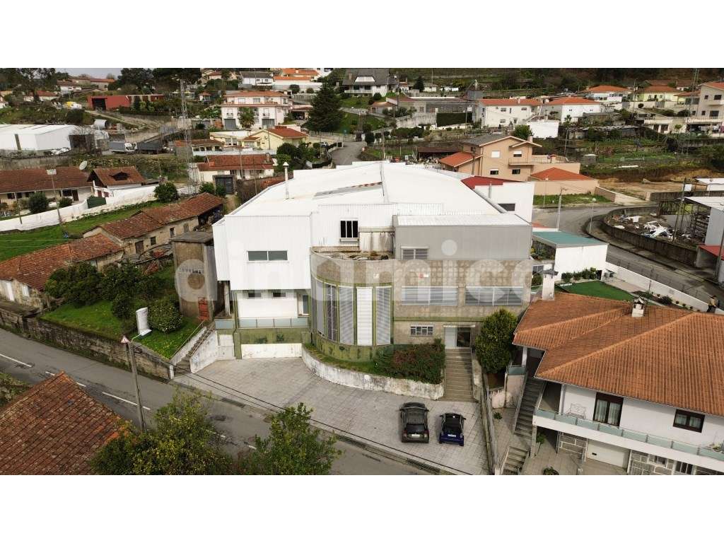Imóvel Industrial / Serviços - Grande imagem: 3/43