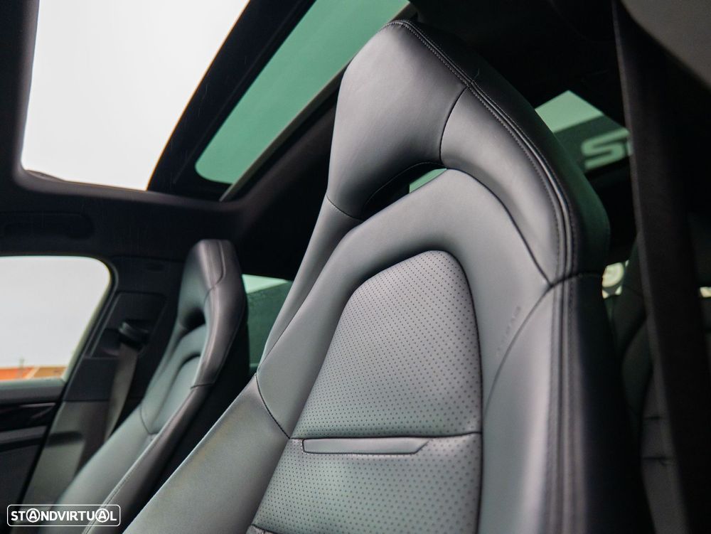 Porsche Panamera Sport Turismo 4 E-Hybrid - 33