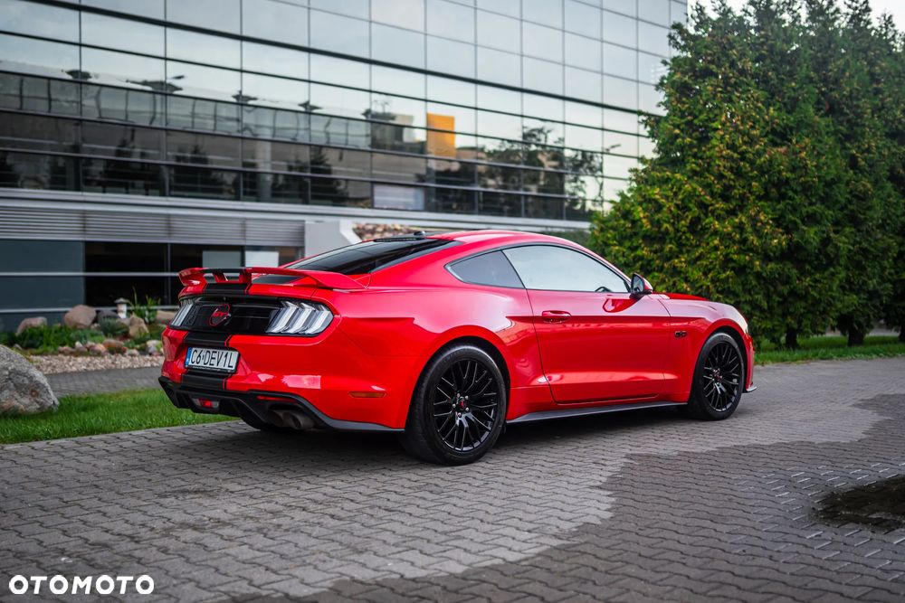Ford Mustang 5.0 V8 GT - 10