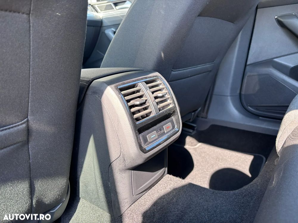 Volkswagen Passat 2.0 TDI SCR DSG Business - 28