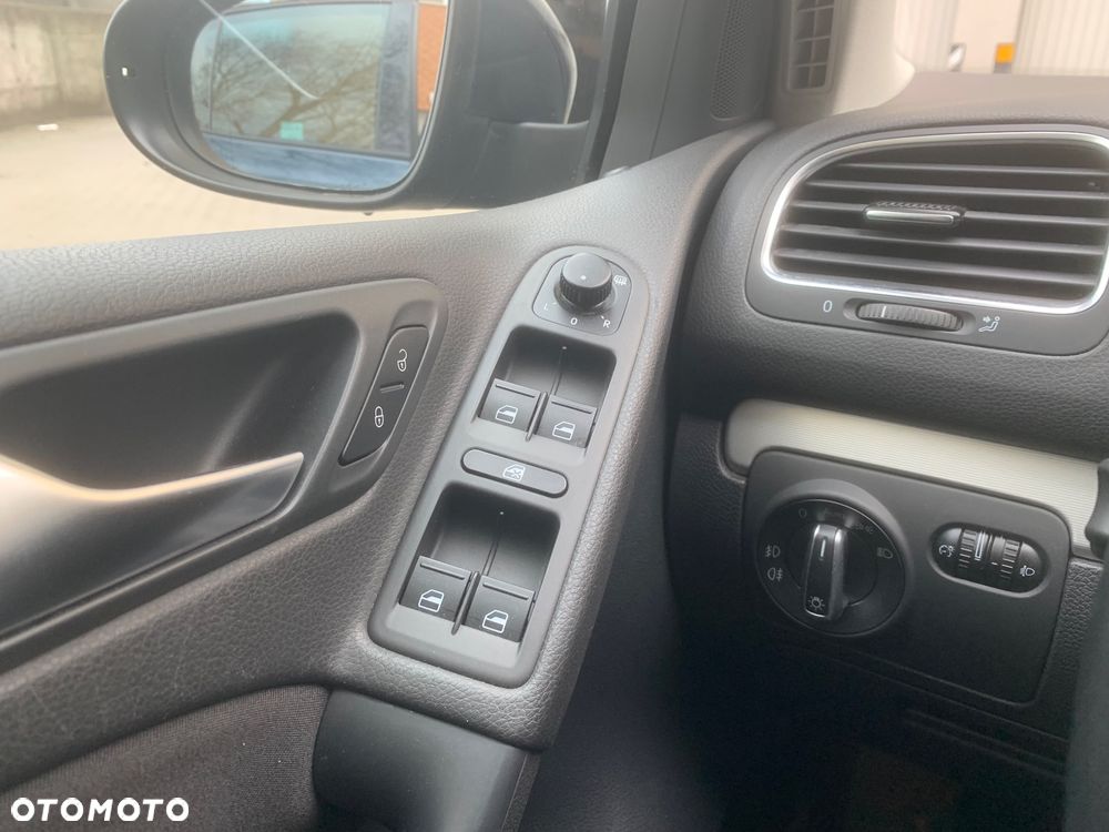 Volkswagen Golf 1.6 TDI DPF Team - 15