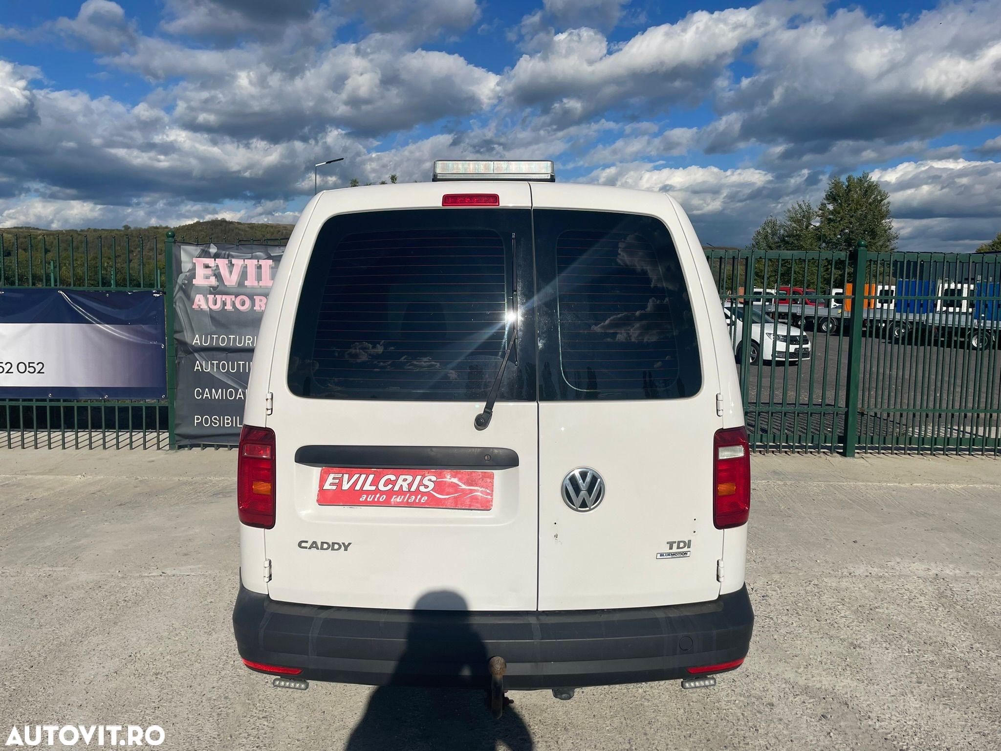 Volkswagen Caddy 2.0 TDI DSG - 11
