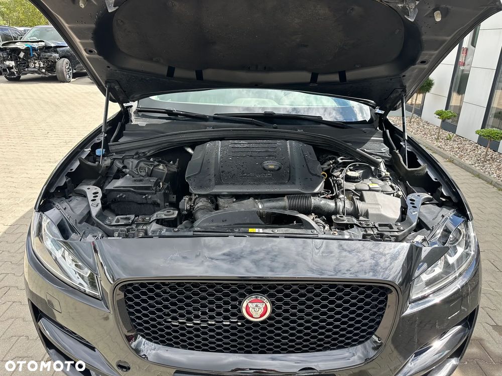 Jaguar F-Pace - 16