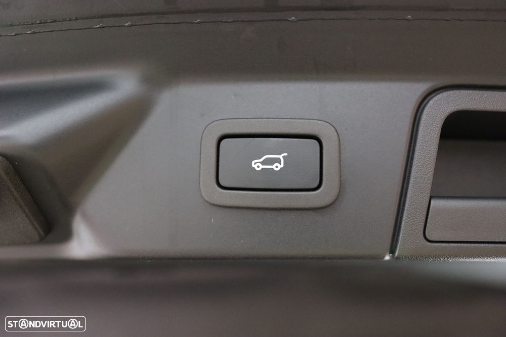 Land Rover Range Rover Velar 2.0 D R-Dynamic HSE - 25