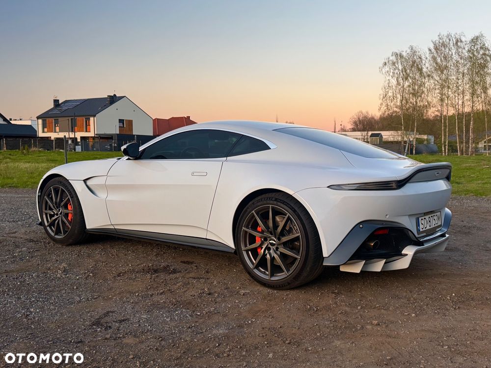 Aston Martin Vantage - 20