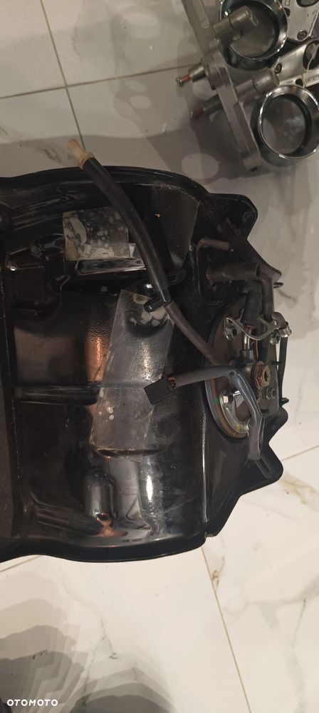 HONDA CBR 1000RR SC57B Zbiornik Bak Pompka Paliwa Pompka Sprzęgła Licznik - 22
