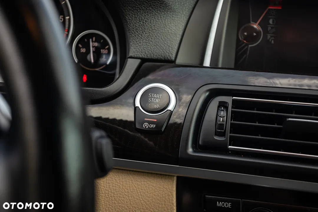 BMW Seria 5 530d xDrive Luxury Line - 30