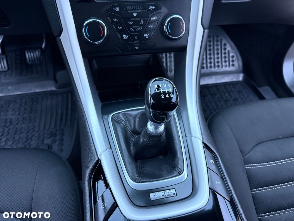 Ford Mondeo - 26