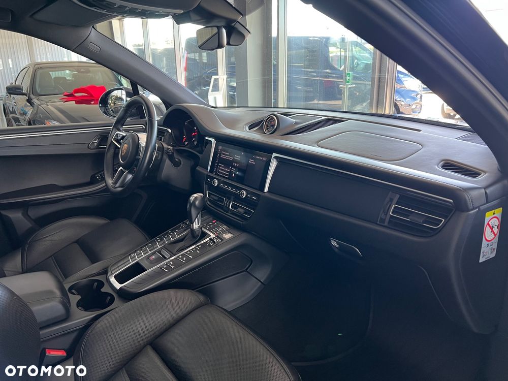 Porsche Macan - 36