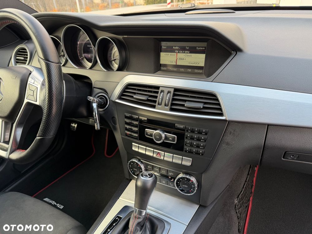 Mercedes-Benz Klasa C 200 7G-TRONIC Edition - 26