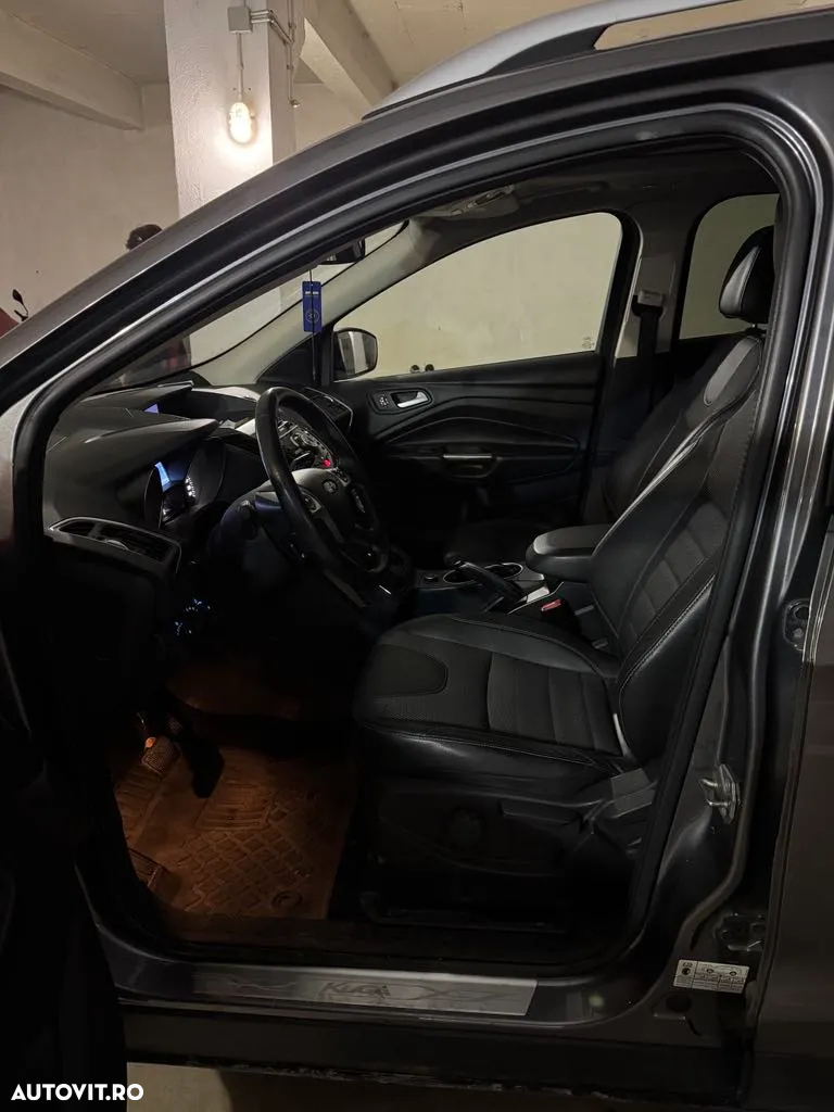Ford Kuga 2.0 TDCi 4WD Powershift Titanium - 6