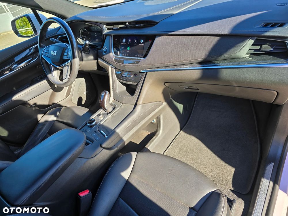 Cadillac XT5 - 17