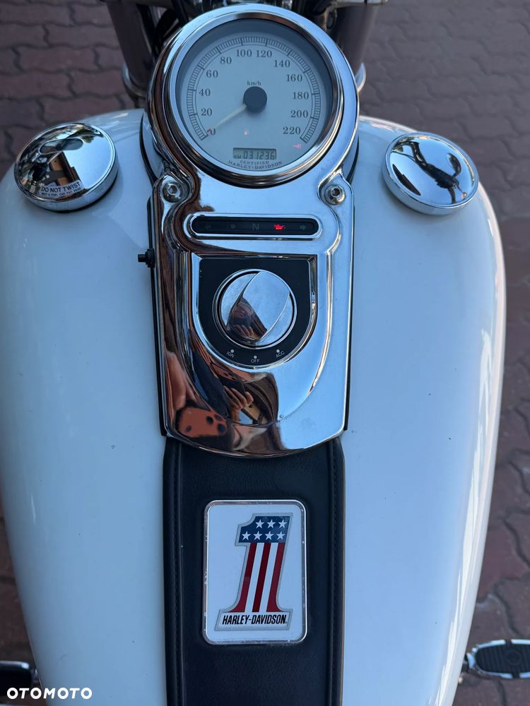 Harley-Davidson Dyna - 13