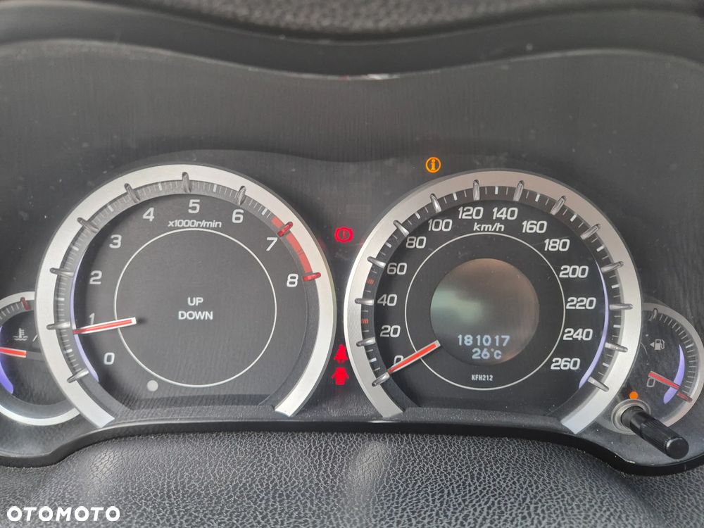 Honda Accord 2.0 Executive - 10