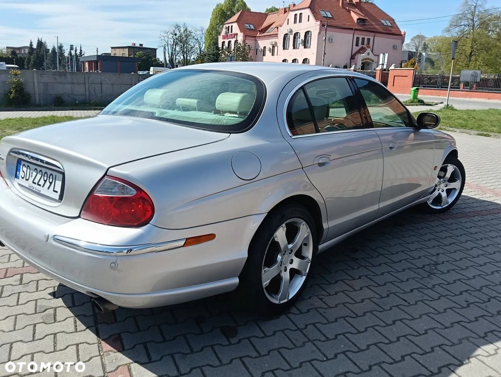 Jaguar S-Type - 11