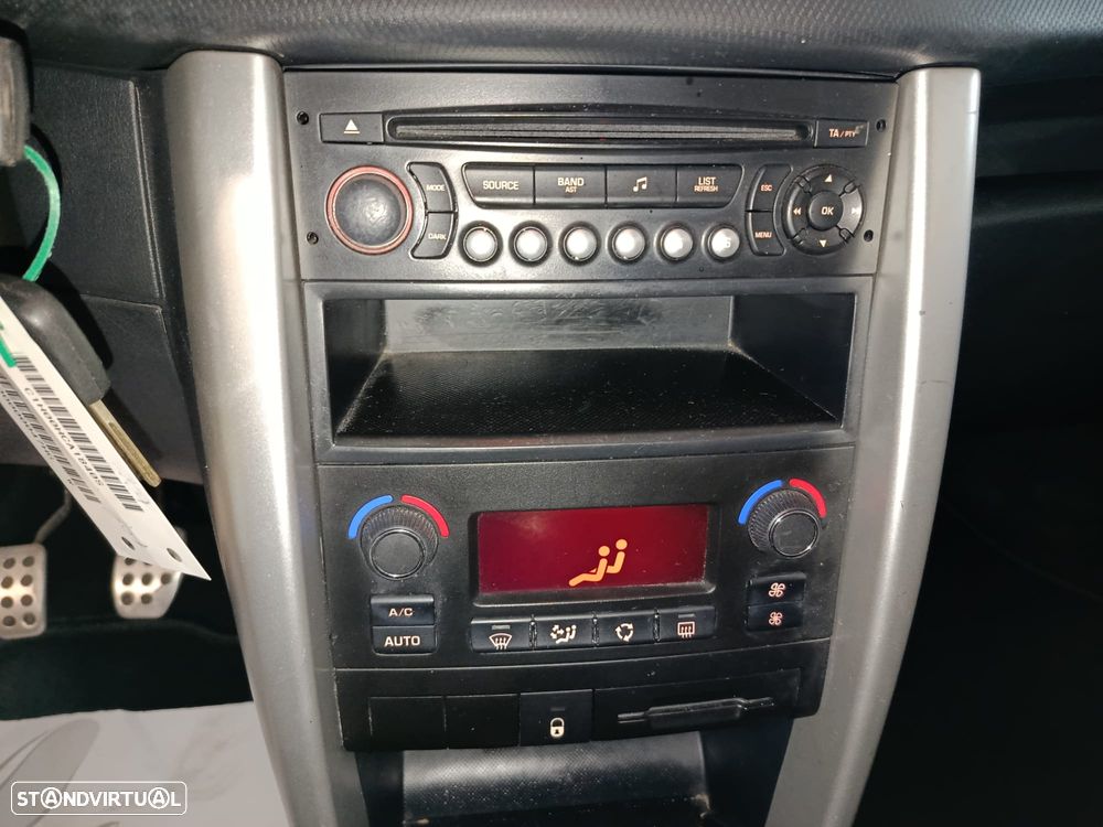 Peugeot 207 1.4 VTi Sportium - 21