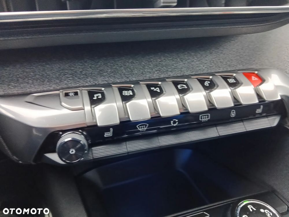 Peugeot 3008 1.6 BlueHDi Crossway S&S EAT6 - 29